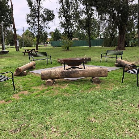 Armidale Tourist Park Hotel ภายนอก รูปภาพ