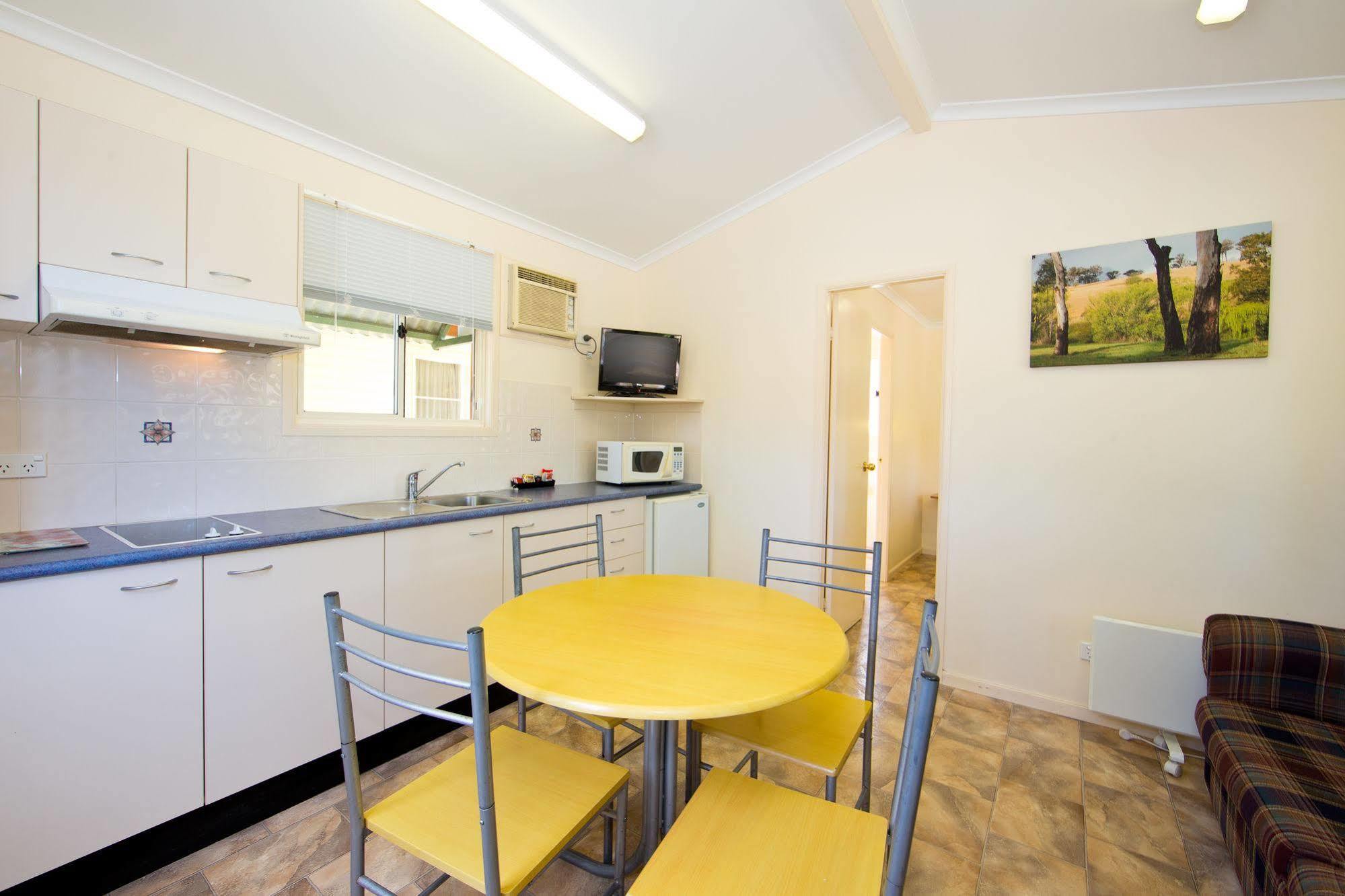 Armidale Tourist Park Hotel ภายนอก รูปภาพ